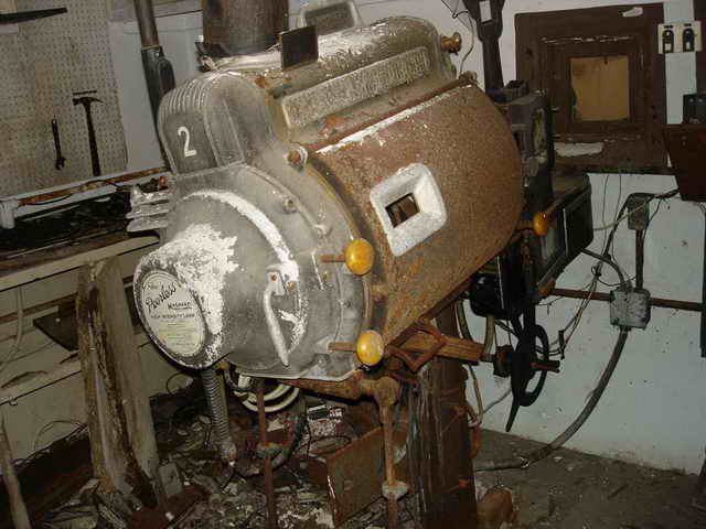 Speedway Auto Theatre - 2006 Photo (newer photo)